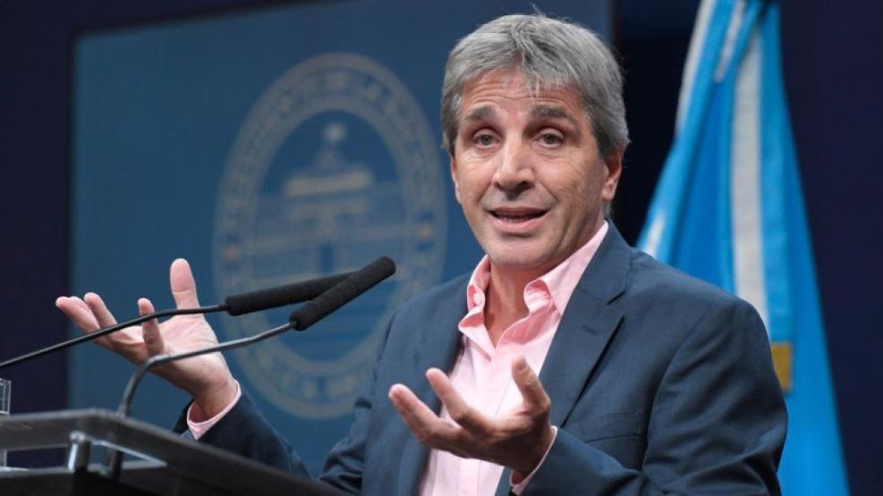 LUIS-CAPUTO-MINISTRO-ECONOMIA-3%